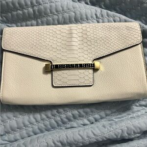 Vincent Camuto white snack skin clutch